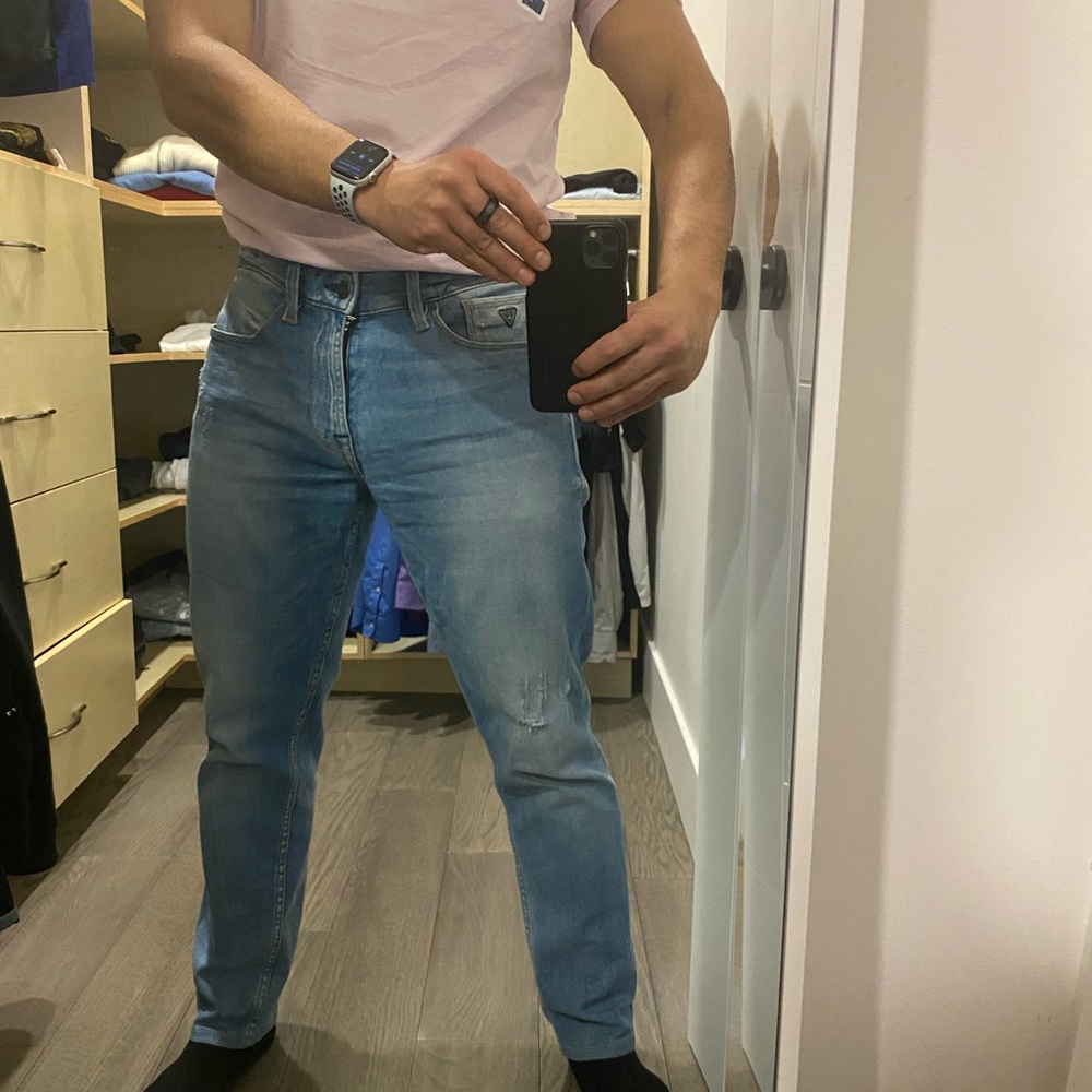 ❓Guess Jeans - light wash - mens , 31 waist, 30 length. SLIM TAPERED